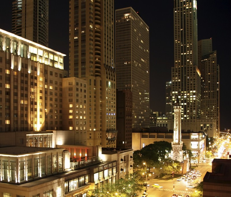 Bob Hoilday Travels Chicago