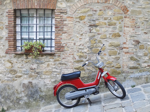 Vintage_italian_scooter