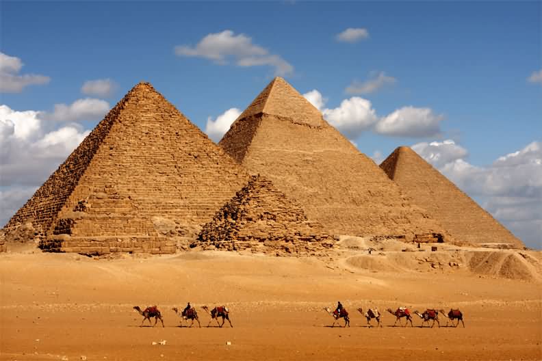 Beautiful-Egyptian-Pyramids-Picture