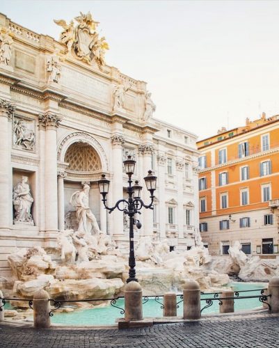 rome trevi fountain
