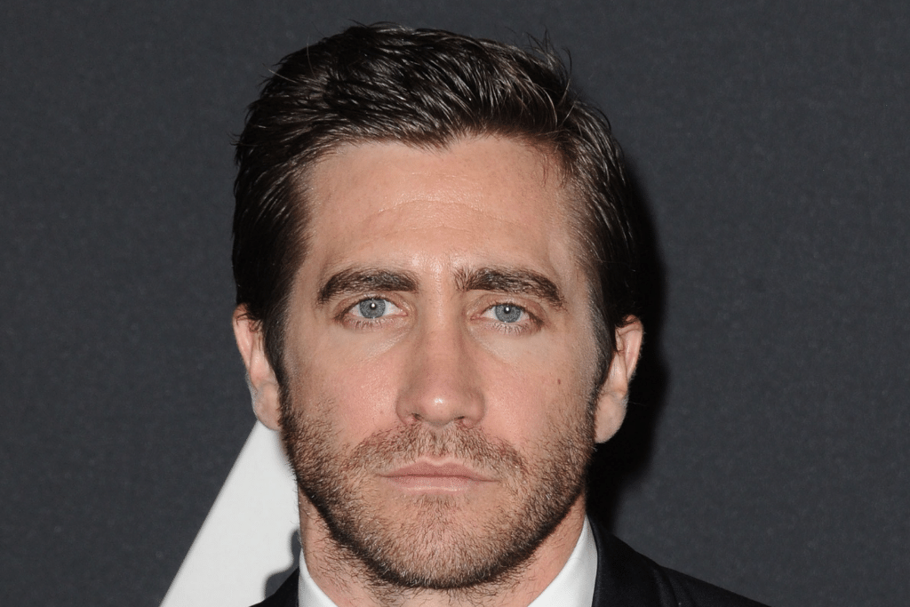 travel-like-Jake Gyllenhaal-feature